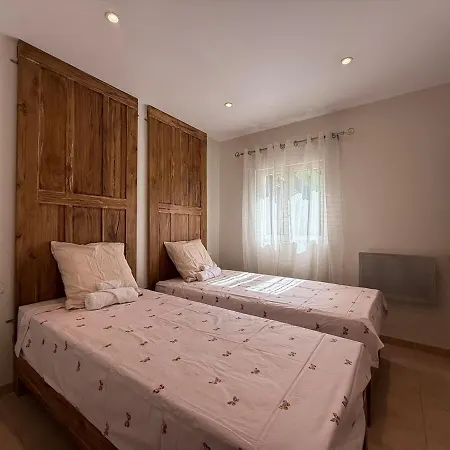 A 5 Min De La فيلة