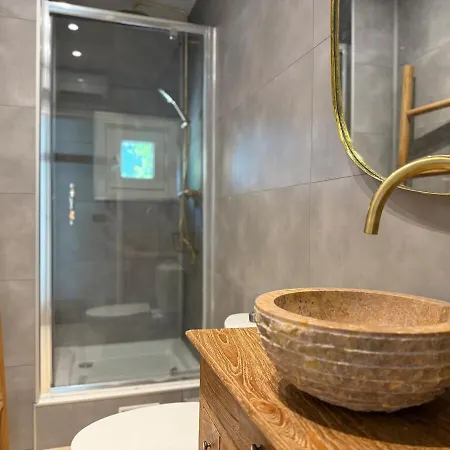 فيلة A 5 Min De La آجد