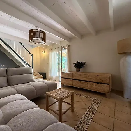 A 5 Min De La فيلة آجد