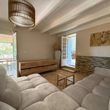 A 5 Min De La فيلة