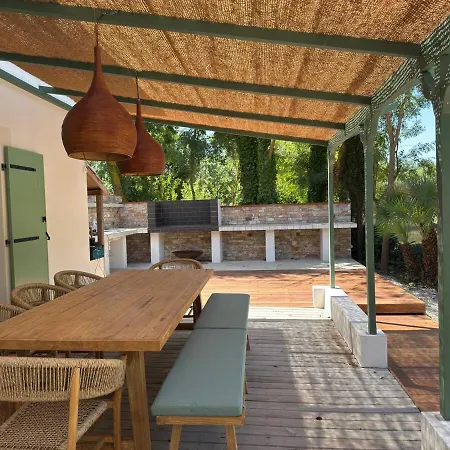 A 5 Min De La * Agde