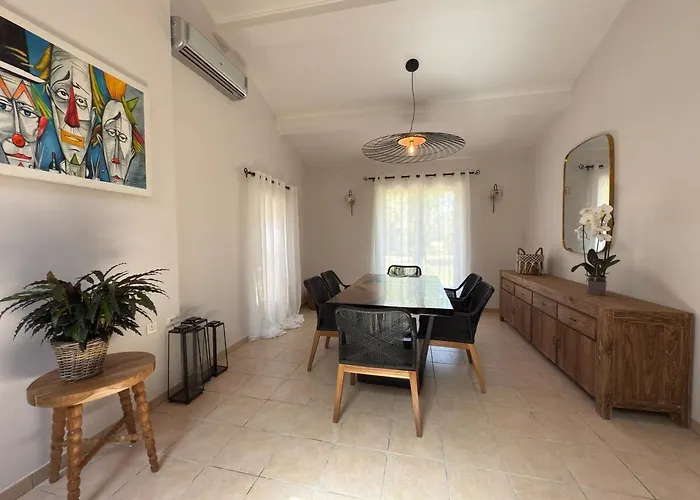 Villa A 5 Min De La *