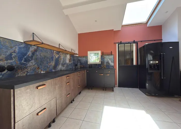 Villa A 5 Min De La *